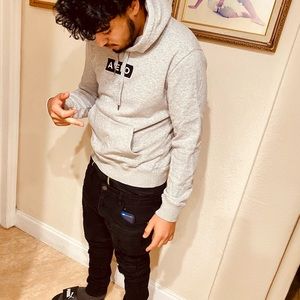 Meet your Posher, Aramis